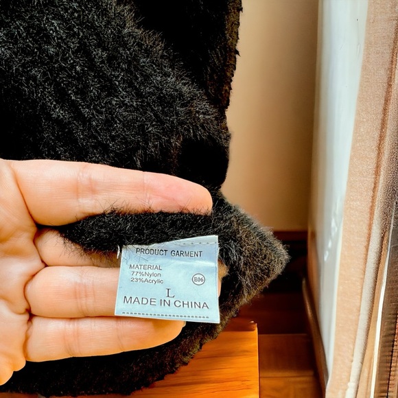 NEW Oversized Black Soft Sweater Size XL - Perfect for Chic Comfort - Picture 8 of 10